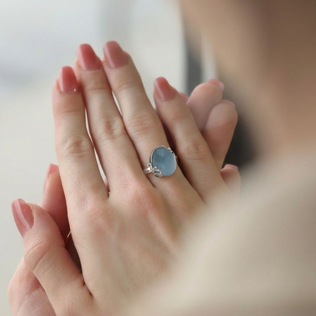 Tranquil and elegant Aquamarine semi precious sterling silver finger ring