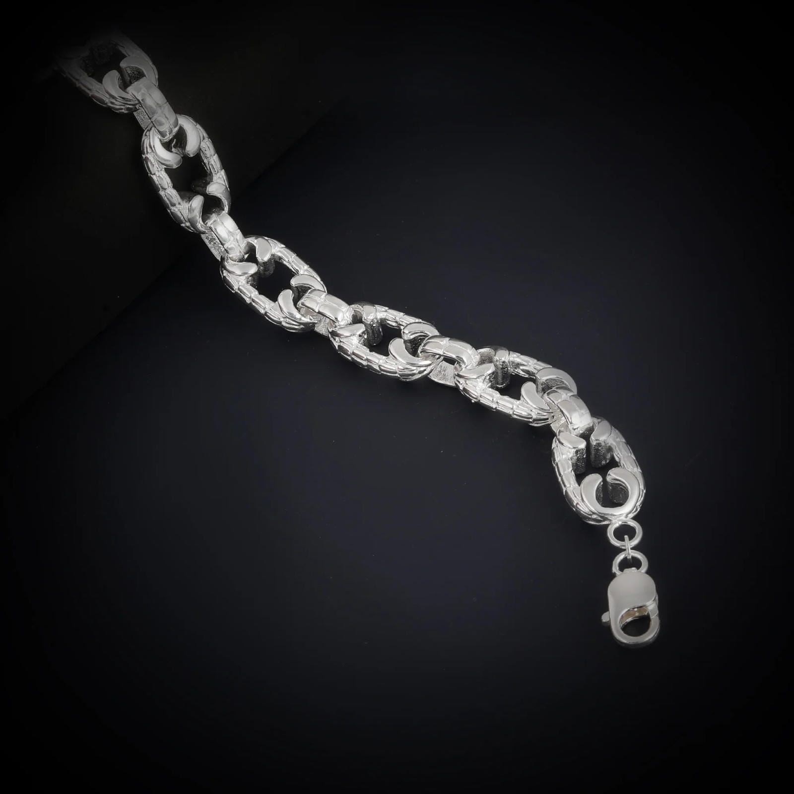 Textured link Bracelet for Men - Blisseallure.in