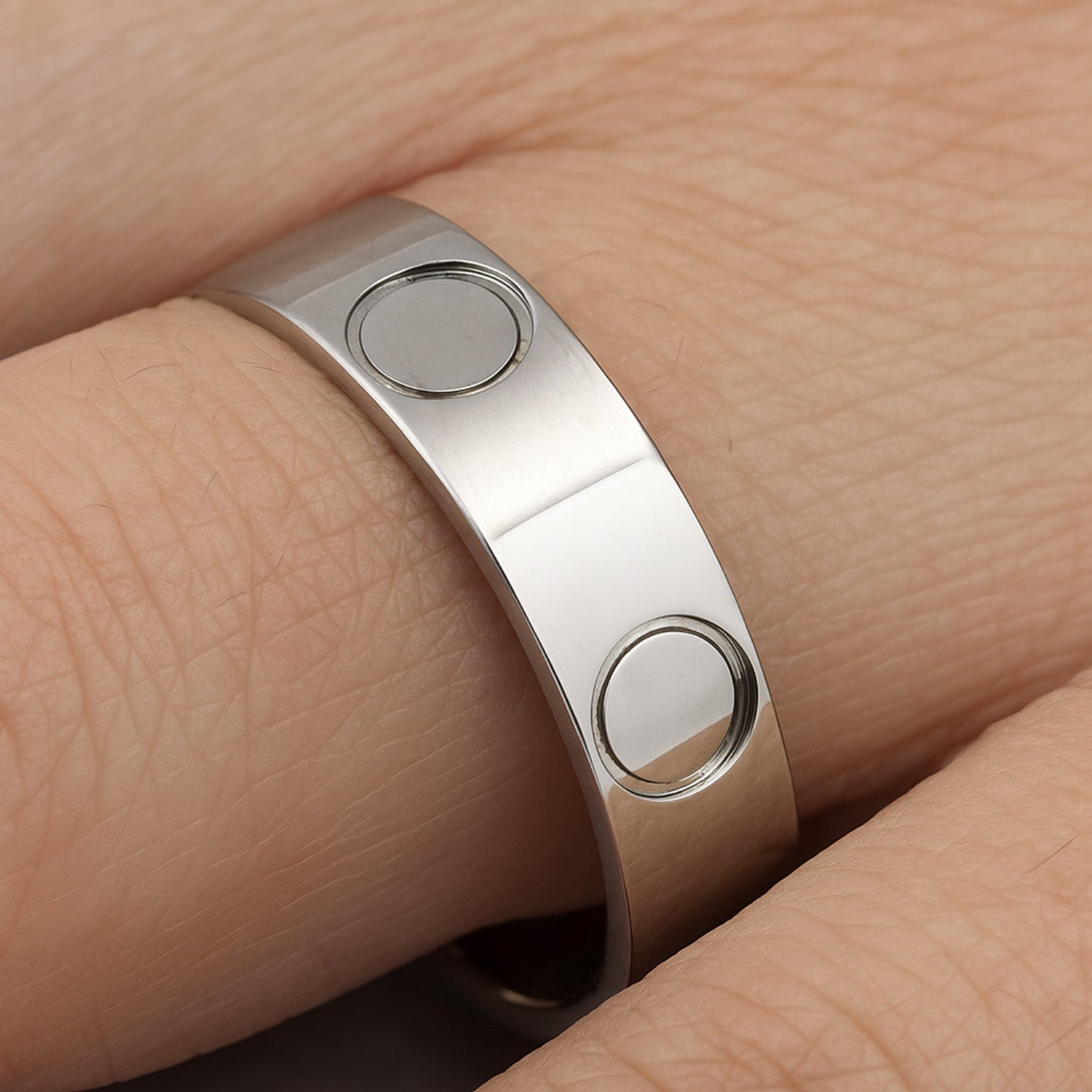 Blisse Allure 925 Sterling Silver Men's Band with Unique Round-Hole Design