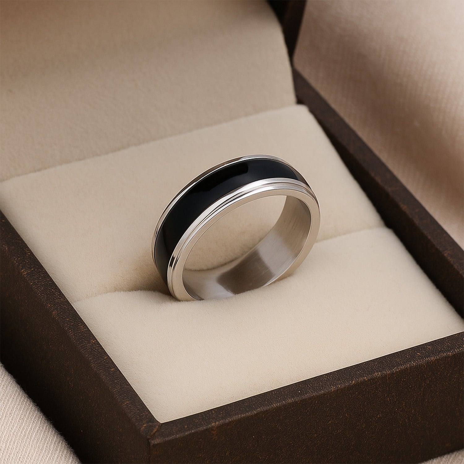 Blisse Allure 925 Sterling Silver Band with Rotating  Black Inlay for Men