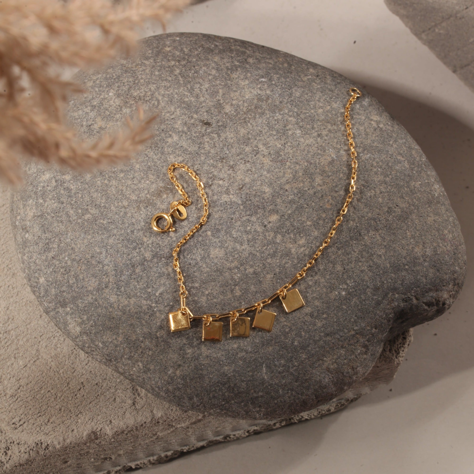 Blisse Allure Gold Link Bracelet