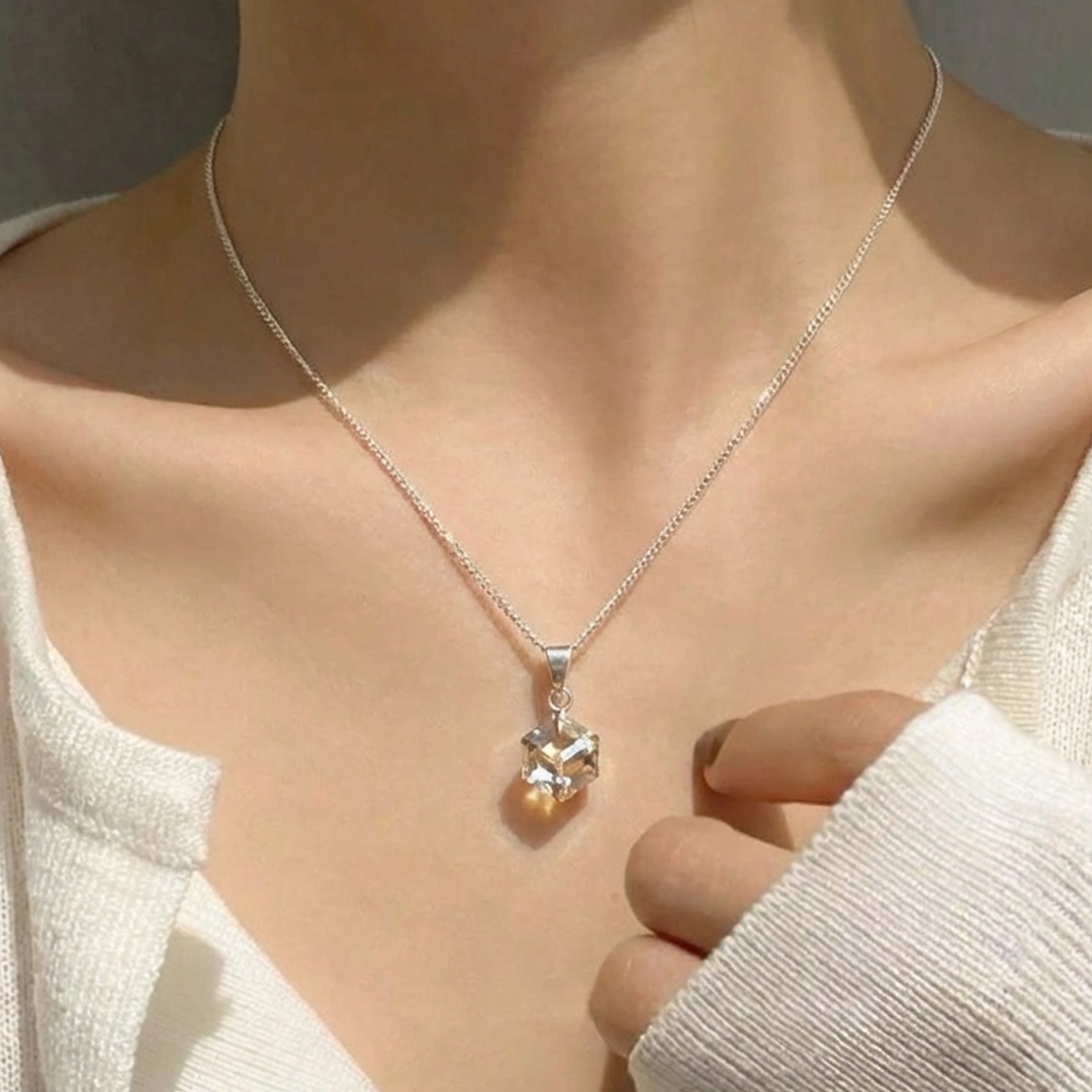 Beautiful crystal pendent Necklace - Yellow